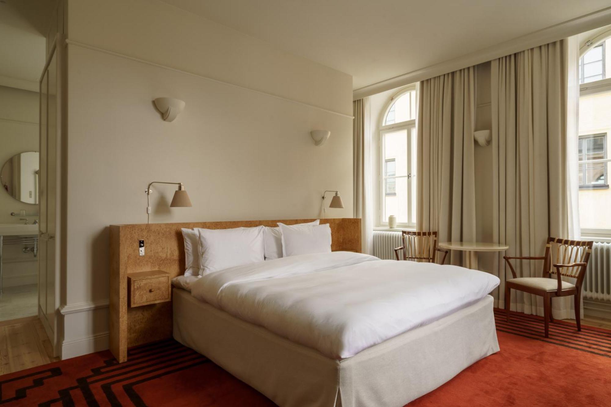 Corner Suite