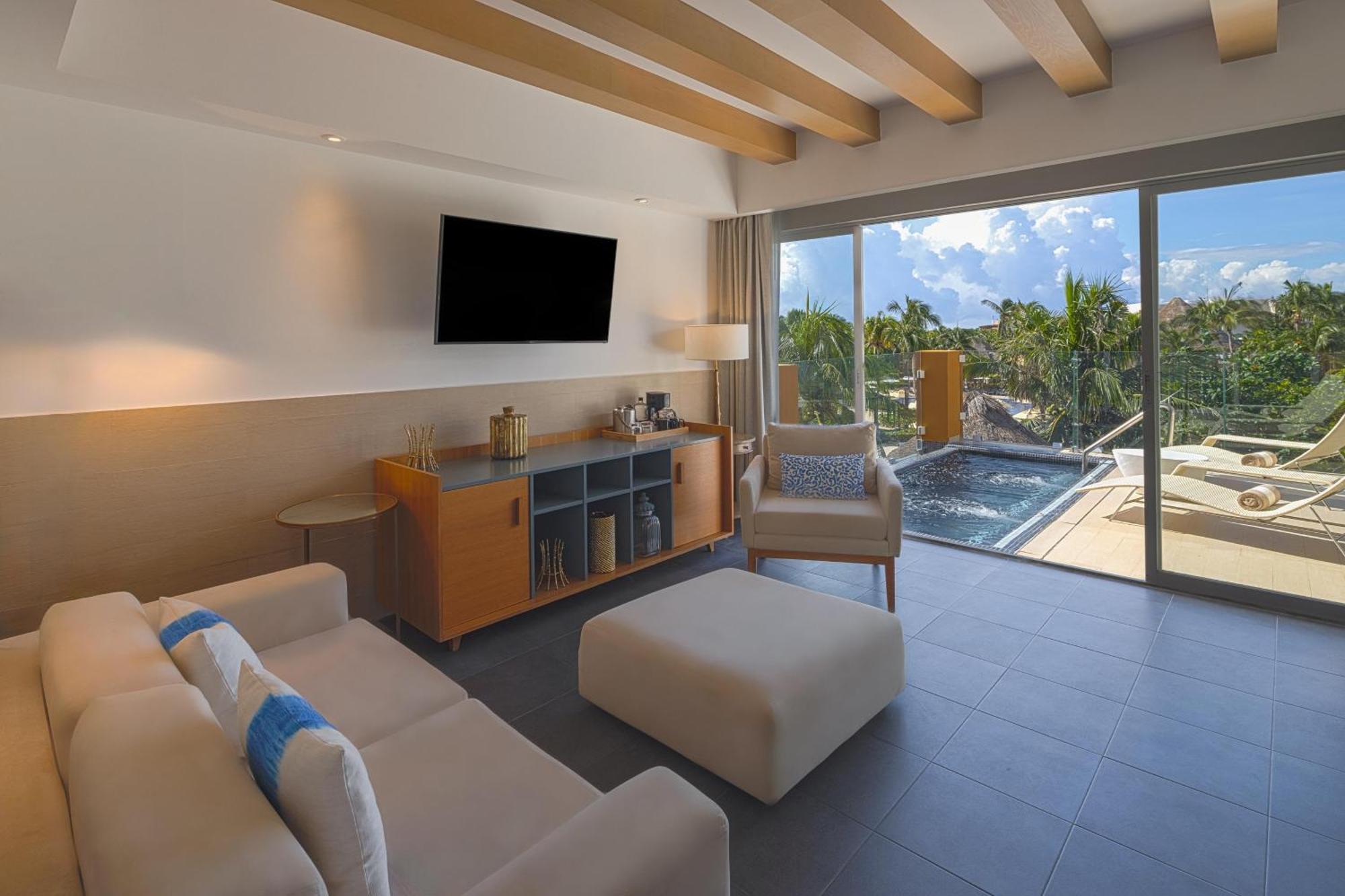 Privileged Suite Ocean View & Swimming Pool