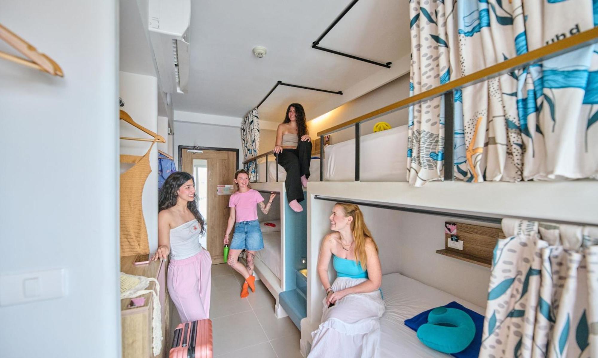 Bed 4-Bed Female Dormitory Room