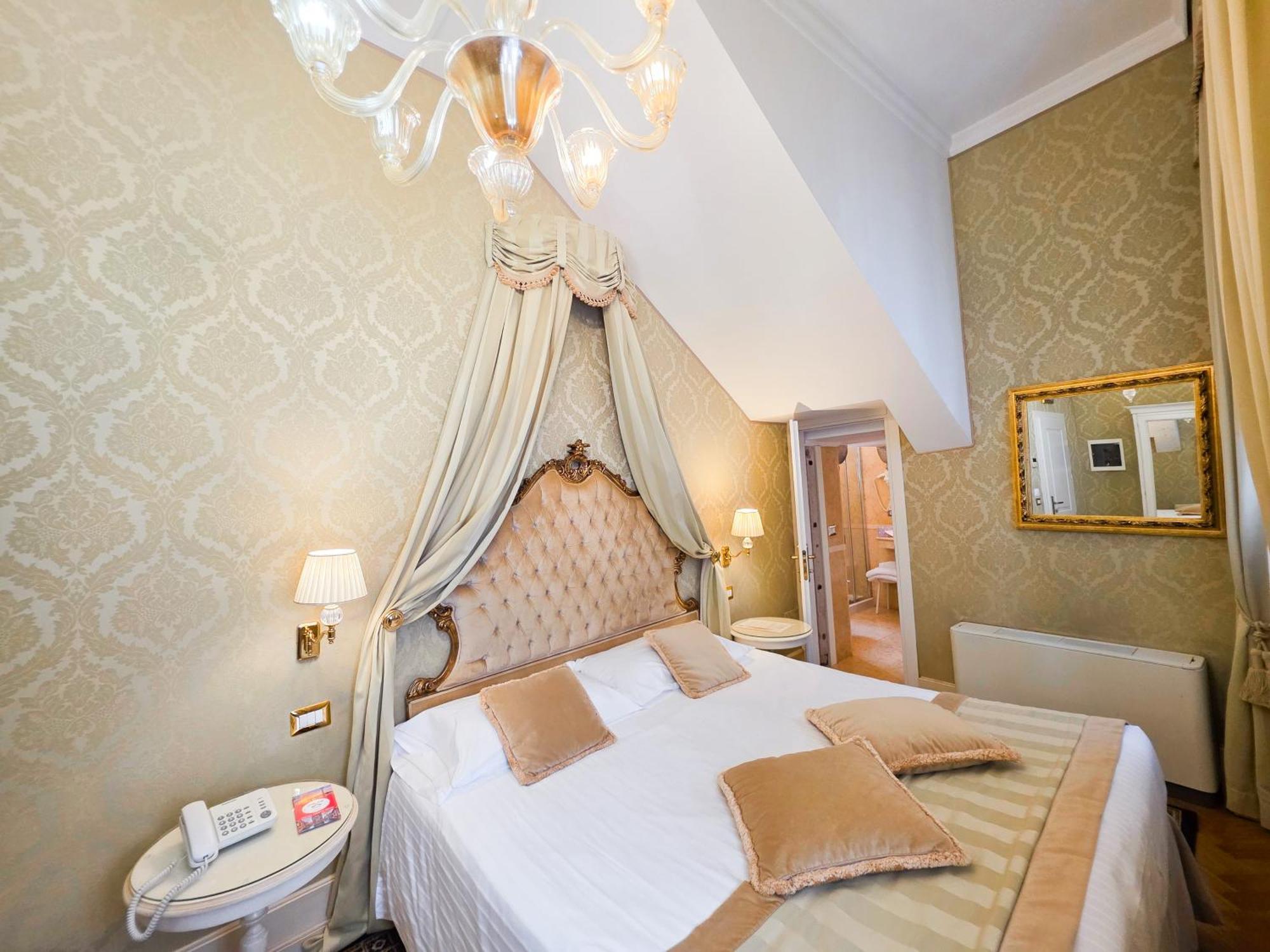 Classic Double Room