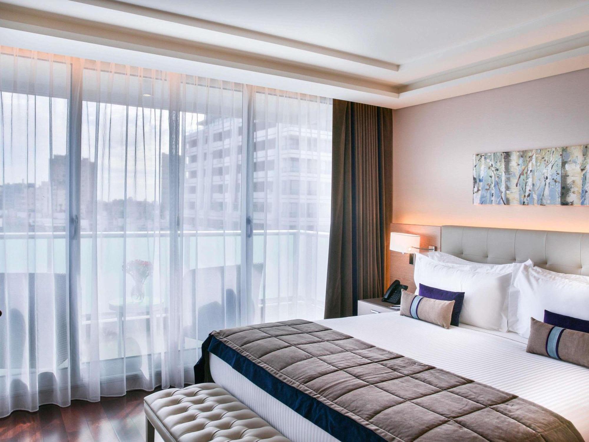 Deluxe King Room with Balcony