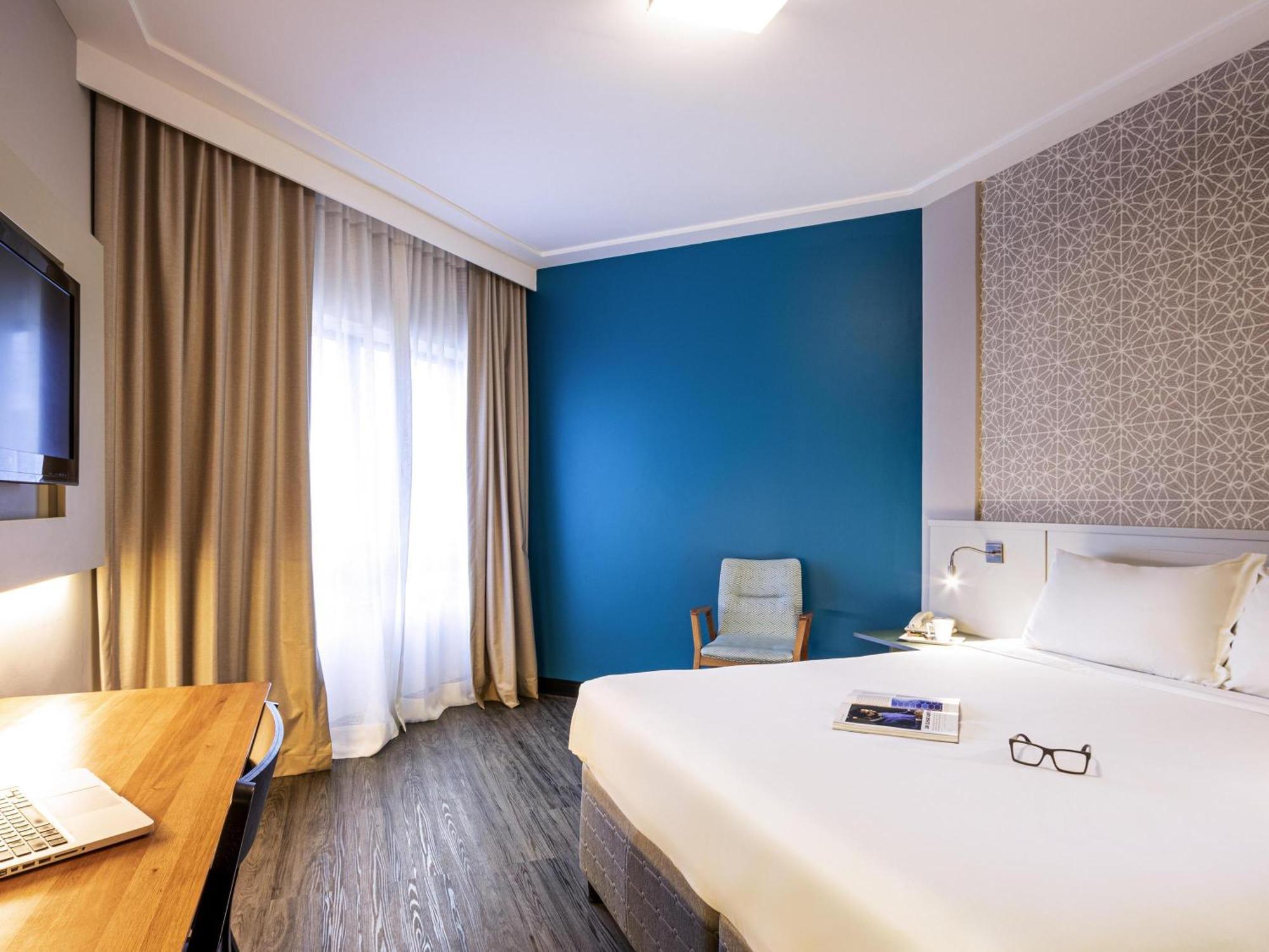 Executive Queen Apartment