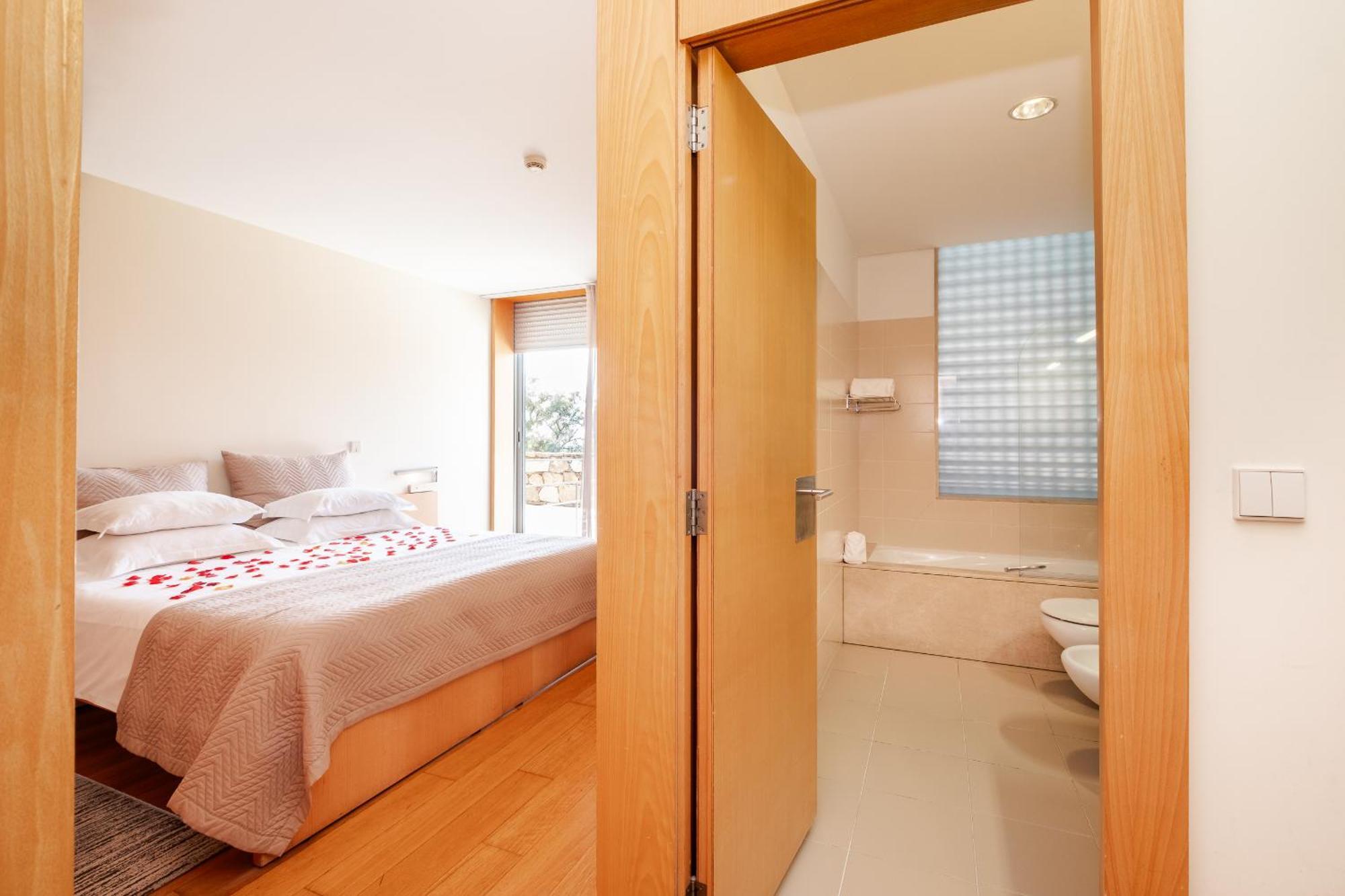 Double or Twin Room with Romantic