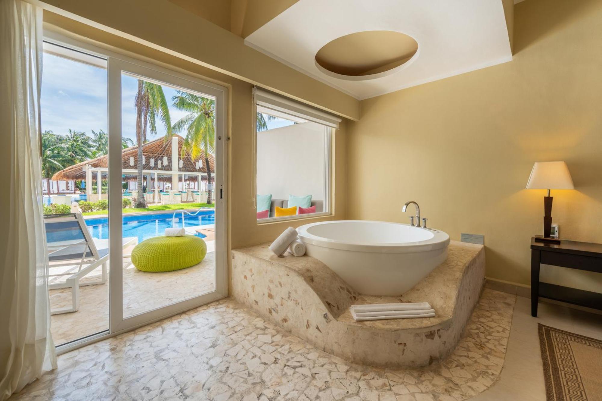 Junior Suite Pool Walkout