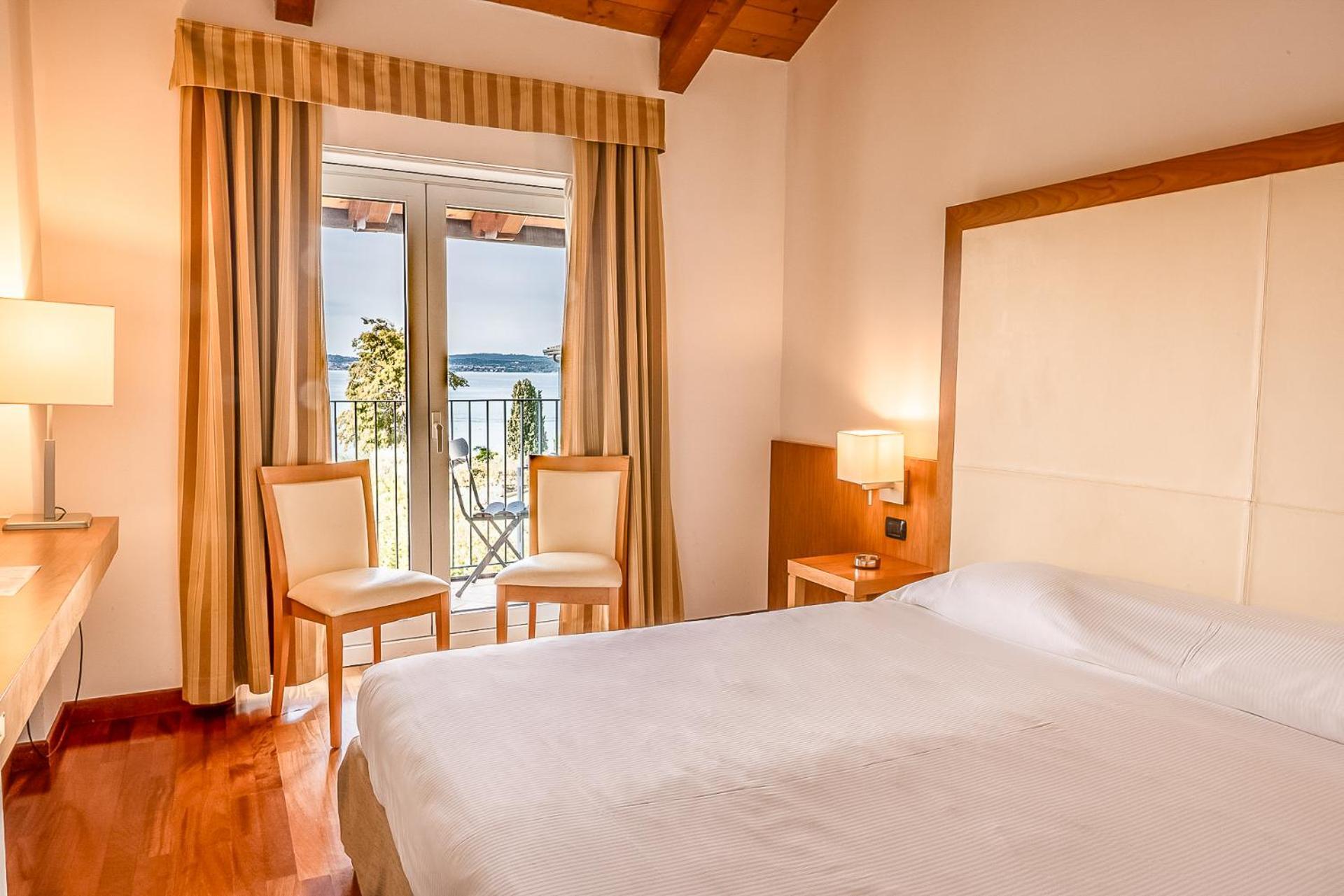 Superior Double or Twin Room Balcony Lake View