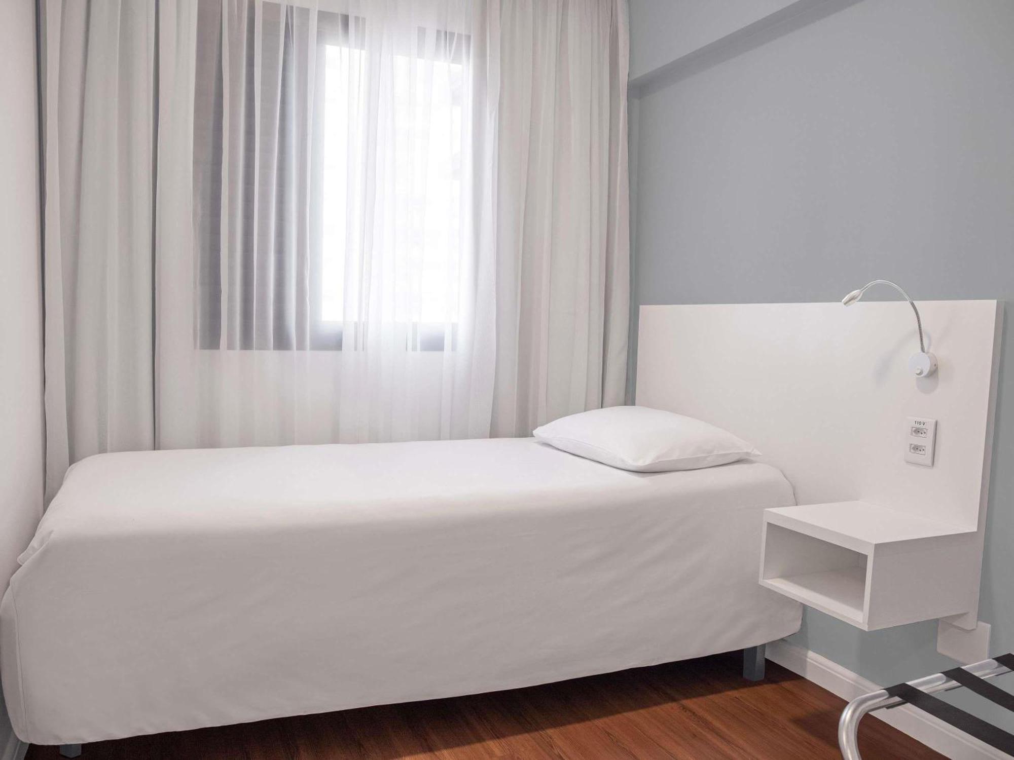 Quarto com 2 Camas de Solteiro - Acesso para Hóspedes com Mobilidade Reduzida