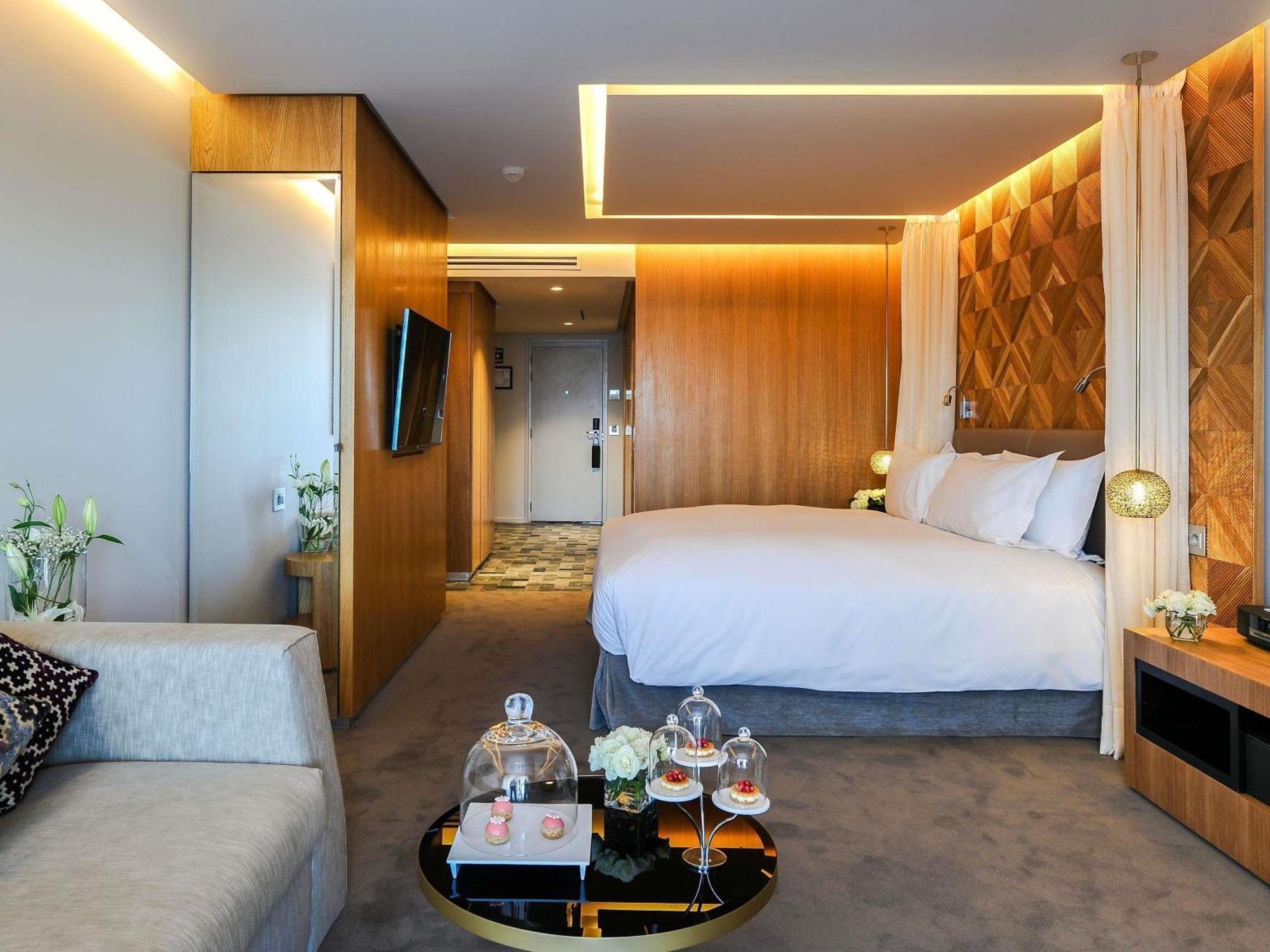 Junior Suite King Contemporary con Vista Montagne e Piscina