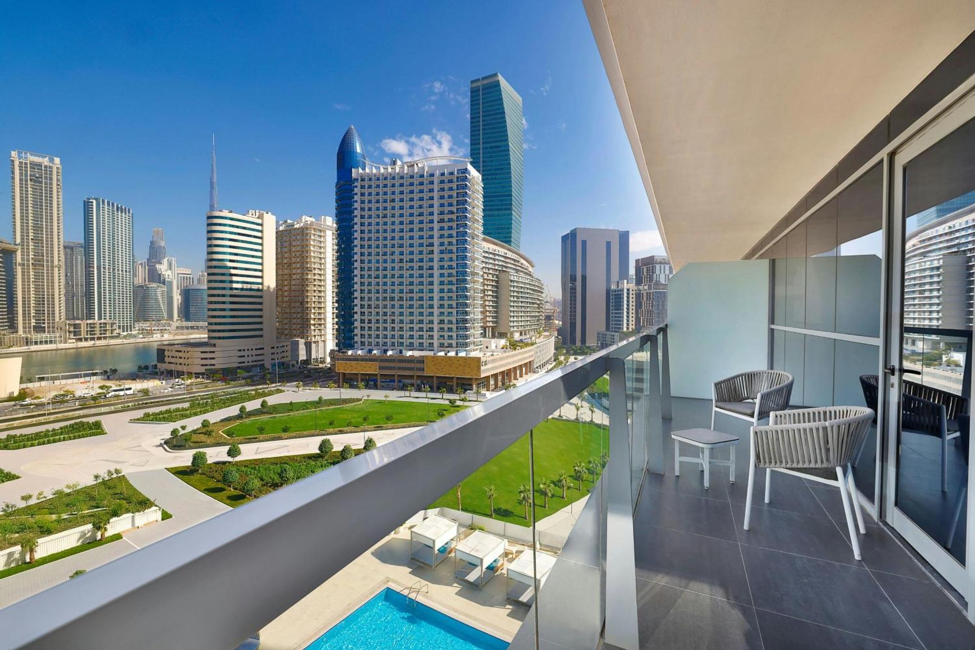 Premier King Room Pool View Soluna Access