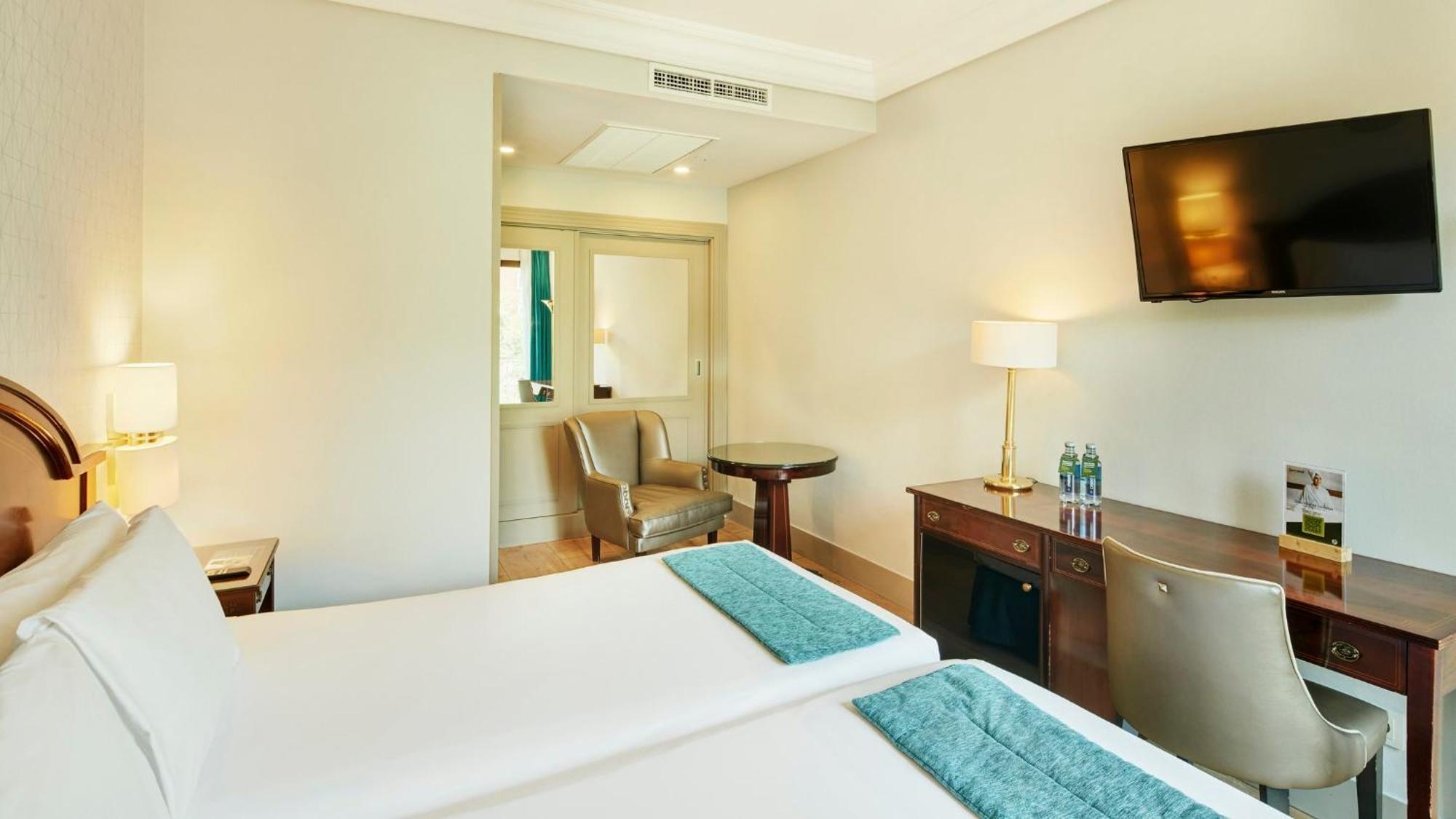Twin Room,1774428422:JPEG
