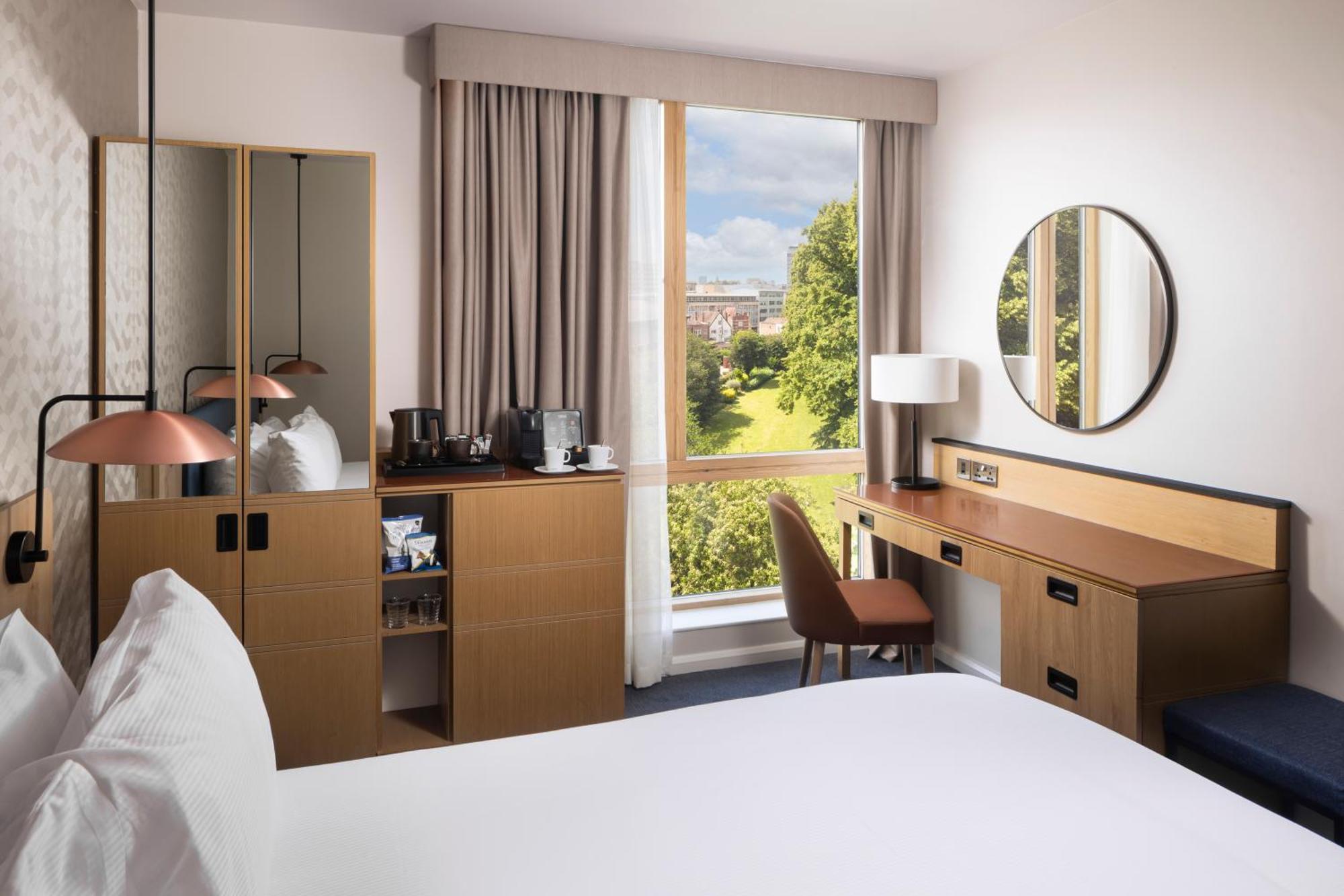 Queen Room Park View
