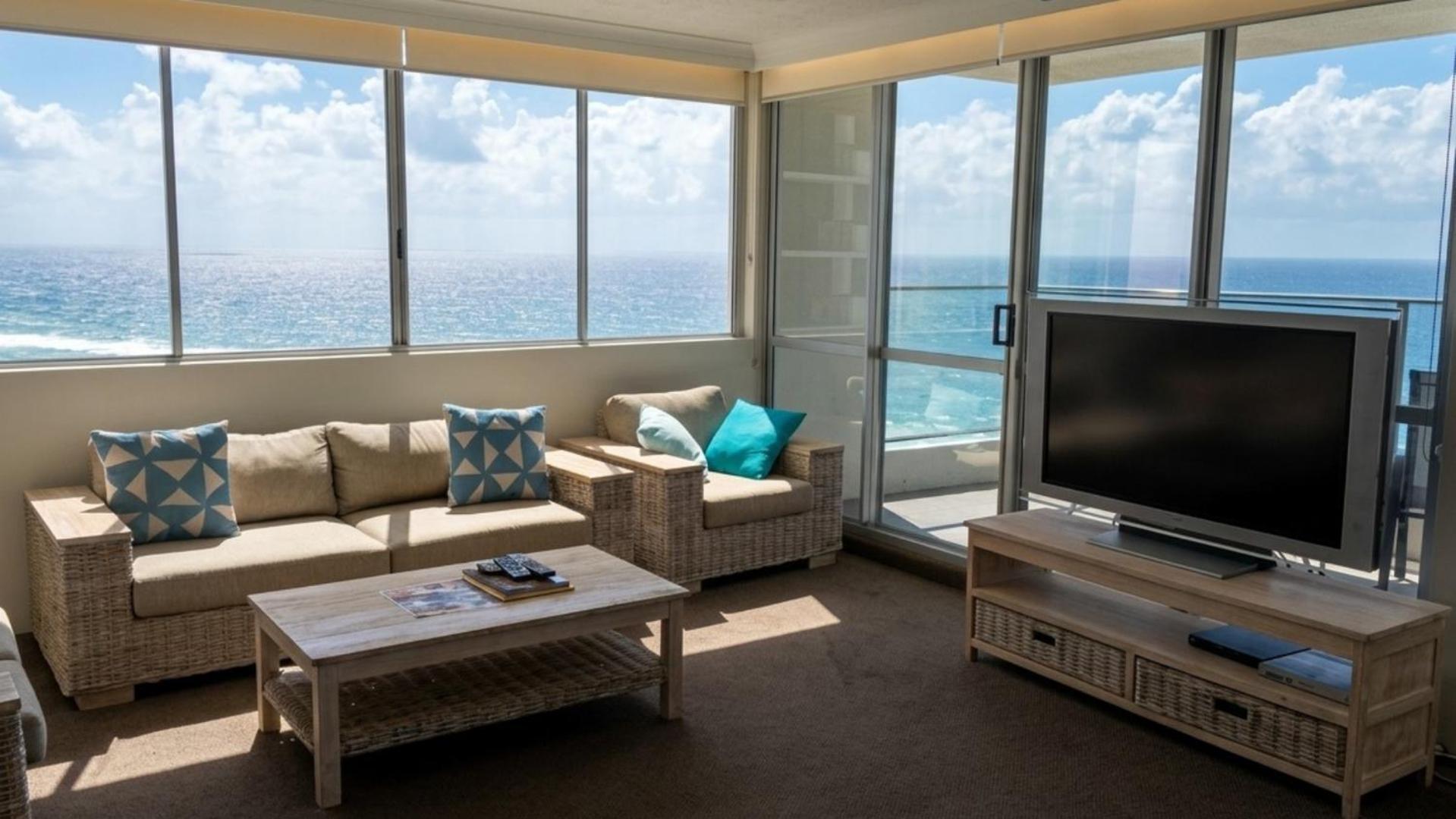 Three-Bedroom Apartment Ocean View