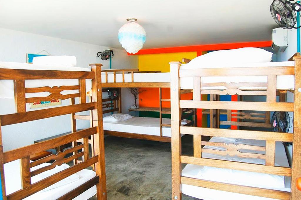Cama en habitación compartida de 6 camas