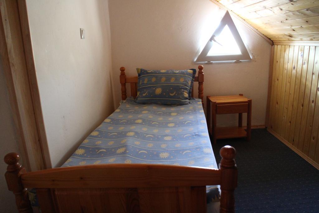 Family Room,214330928:JPEG