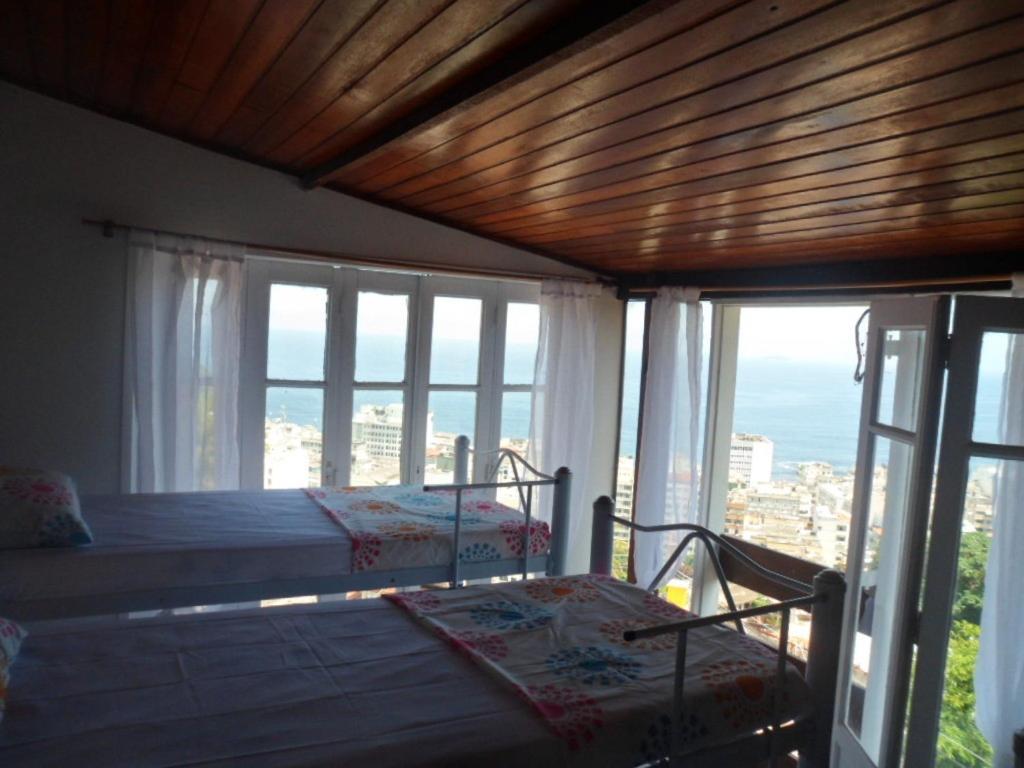 Cama de Solteiro em Dormitório Misto