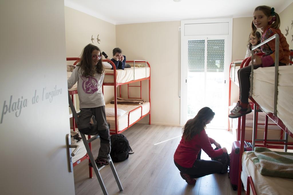Bed 8-Bed Dormitory Room