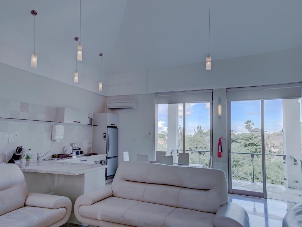 Three-Bedroom Suite Well Equipped Kitchenette