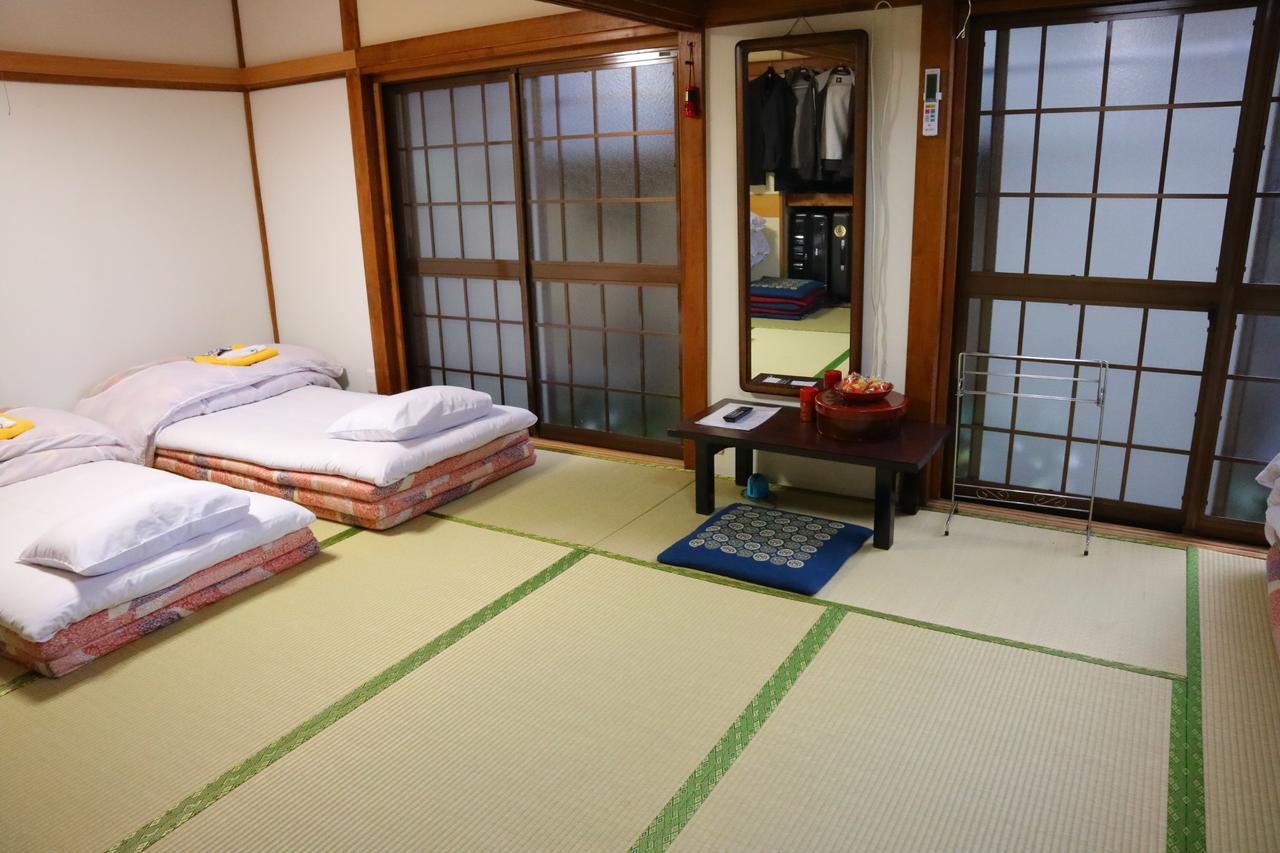 Chambre Familiale de Style Japonais avec Salle de Bains Commune