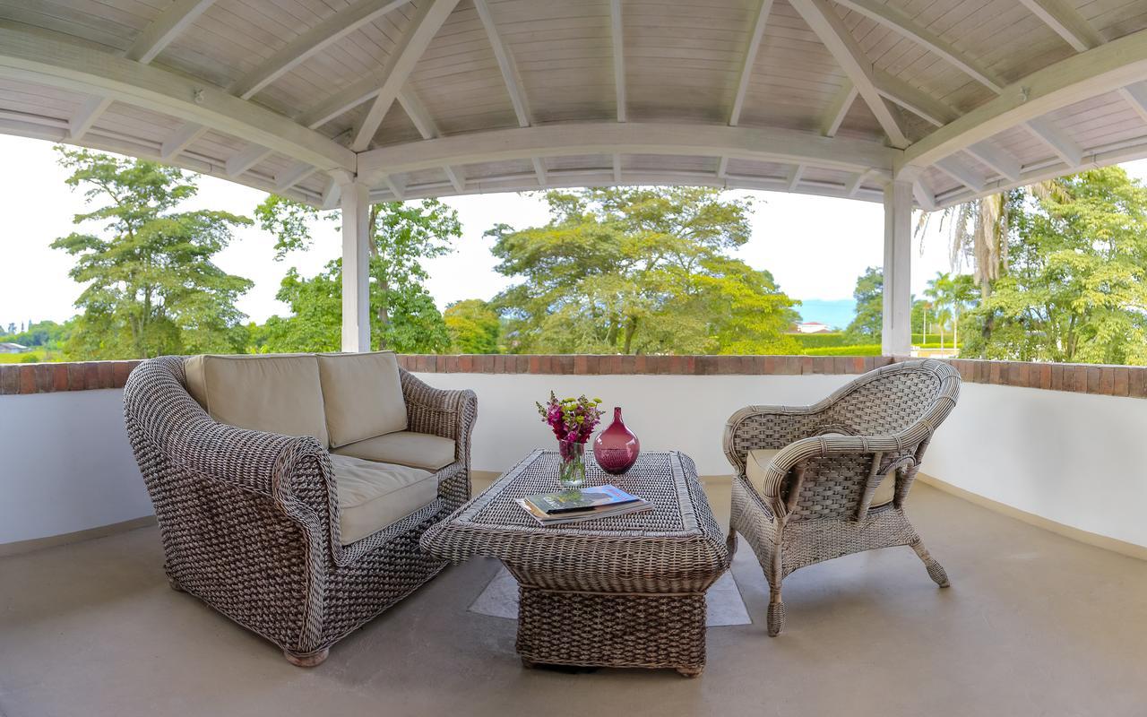 Suite Junior con vistas a la piscina
