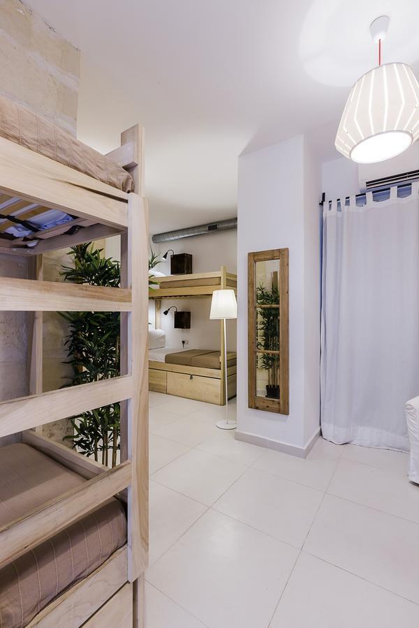 Bed 6-Bed Mixed Dormitory Room Spa Access