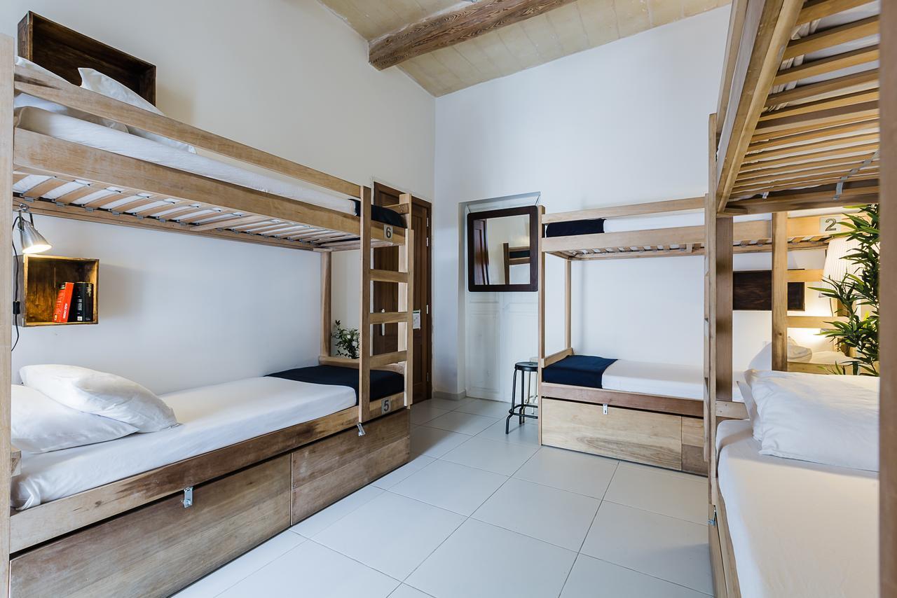 Bed 6-Bed Mixed Dormitory Room Spa Access