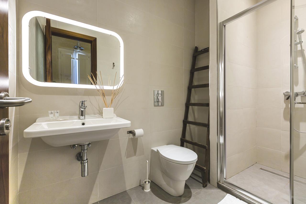 Bed 4-Bed Mixed Dormitory Room Spa Access