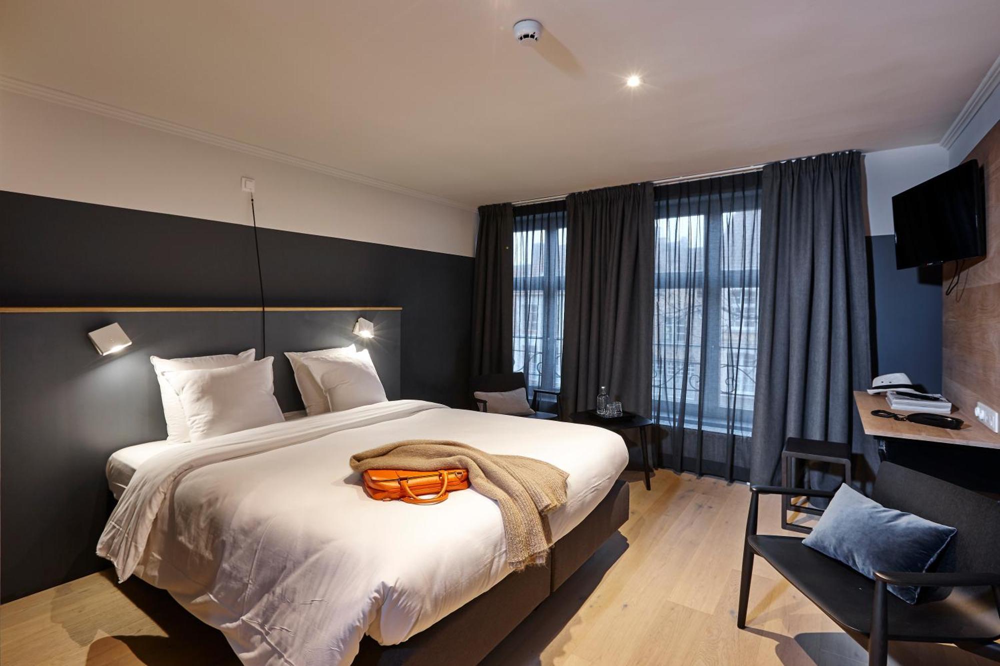 Superior Double Room Canal View