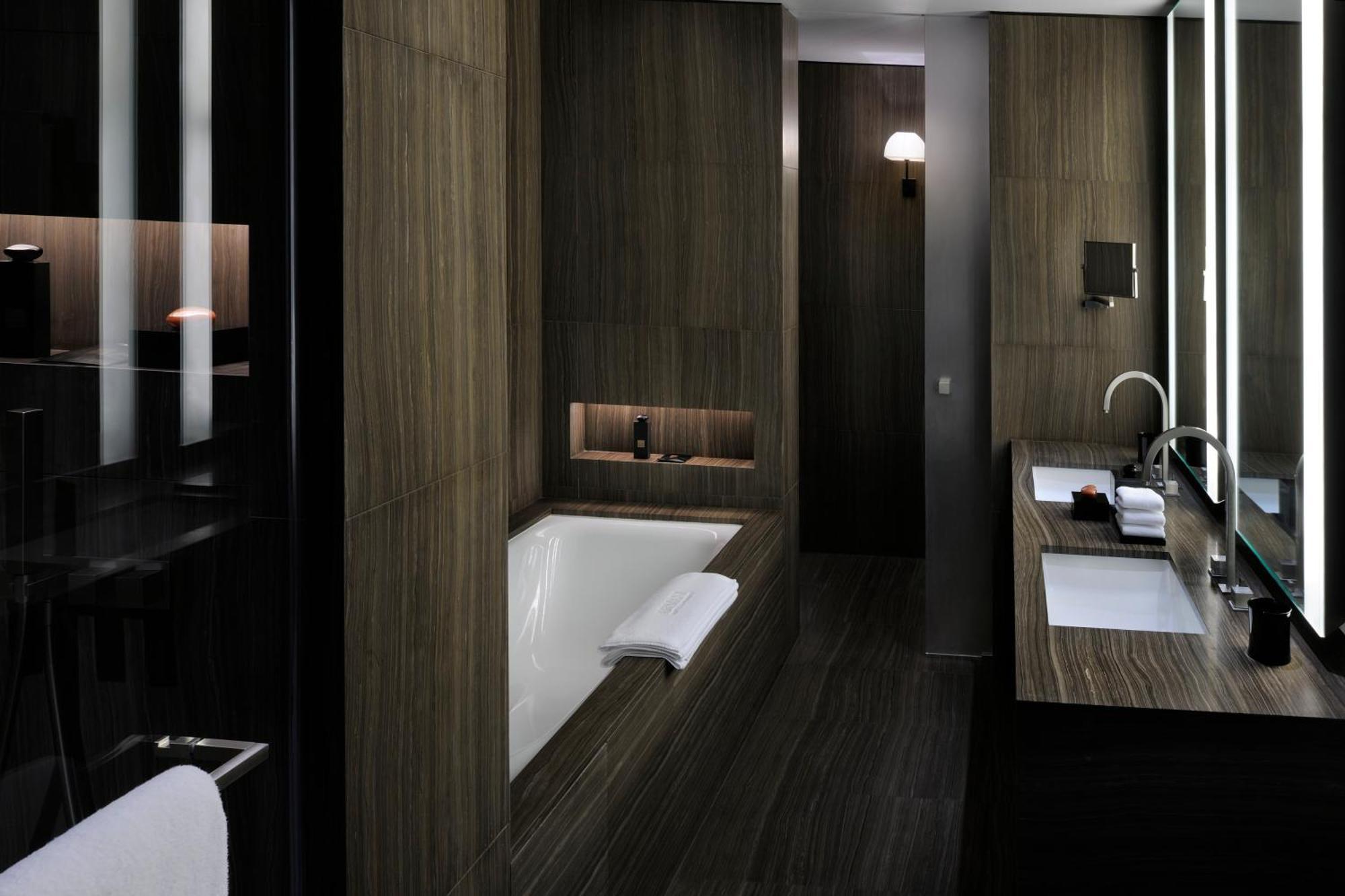 Armani Premier Suite