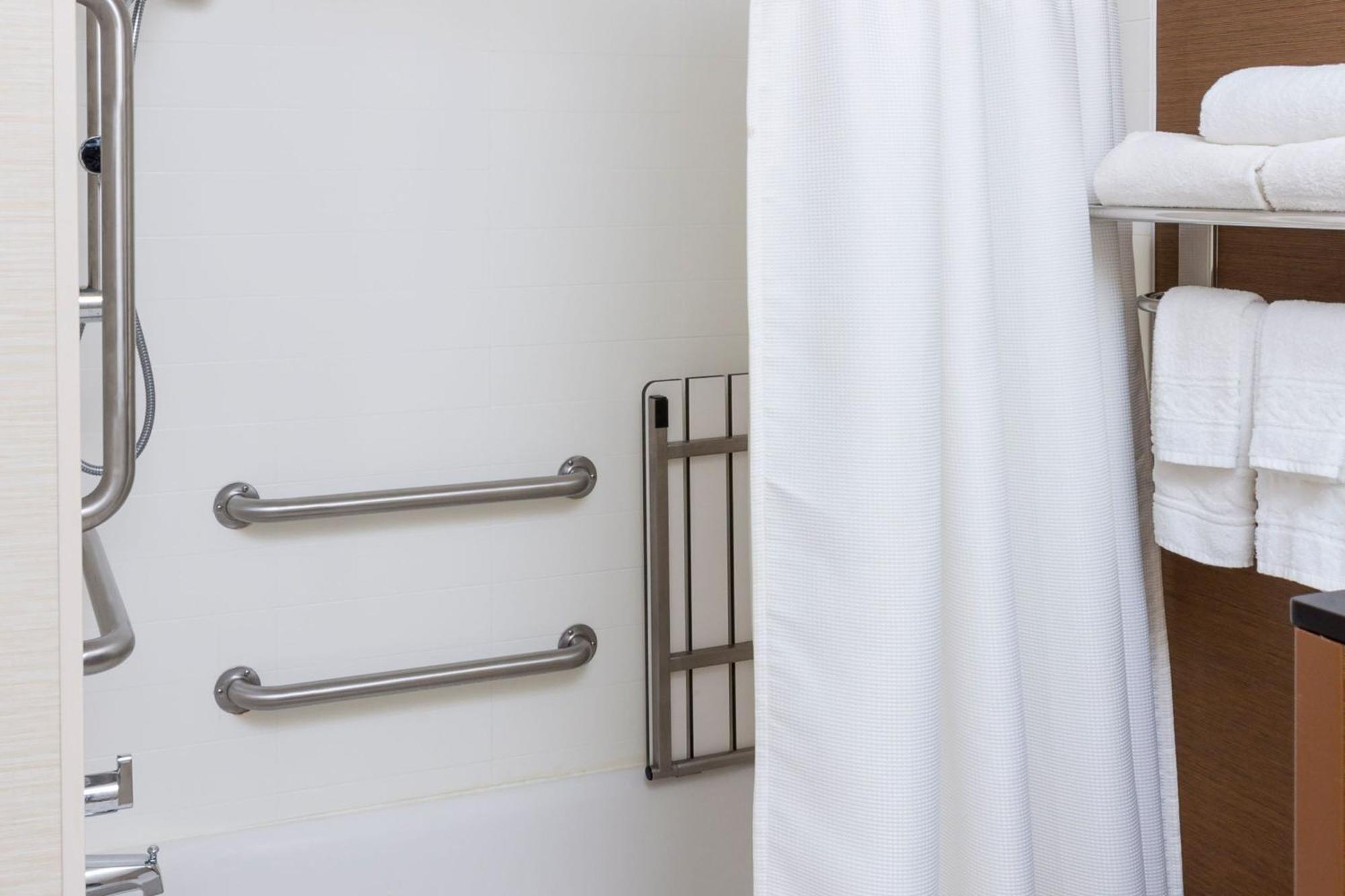 Queen Room with Two Queen Beds,1632234302:JPEG