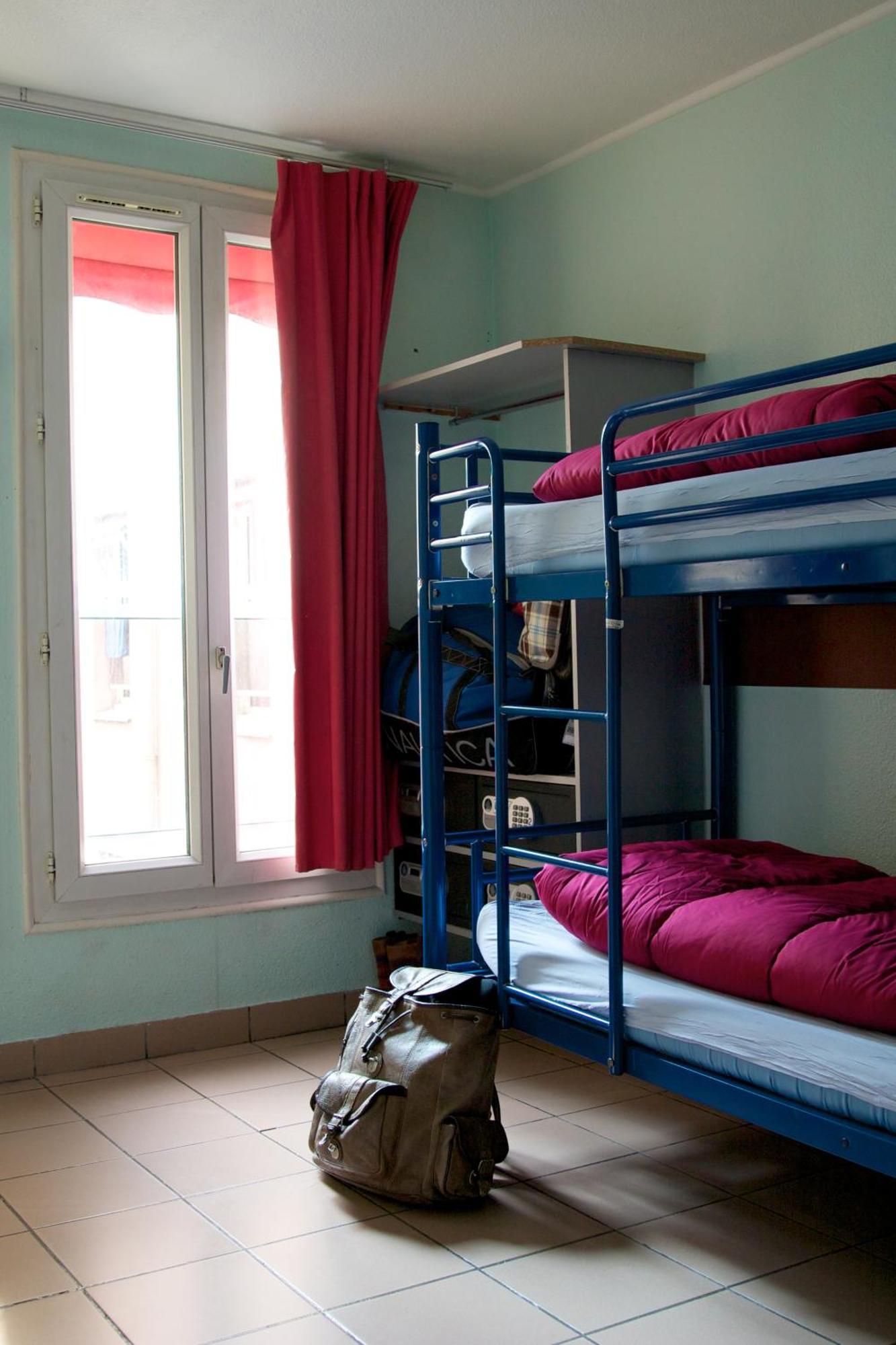 Bed 2 mixed dorm