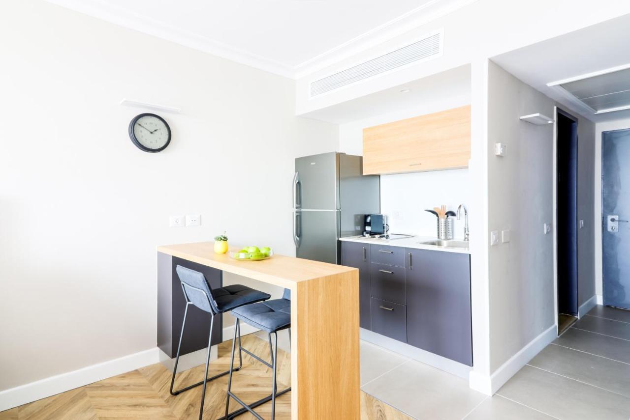 Studio Apartment with Sea View
