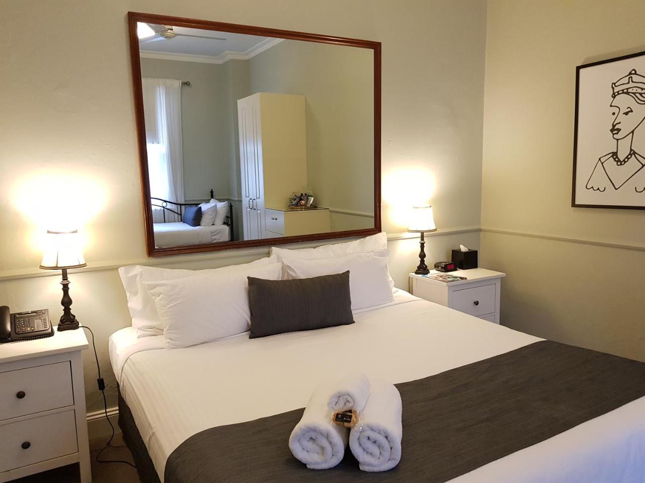 Standard King or Twin Room,1212460549:JPEG