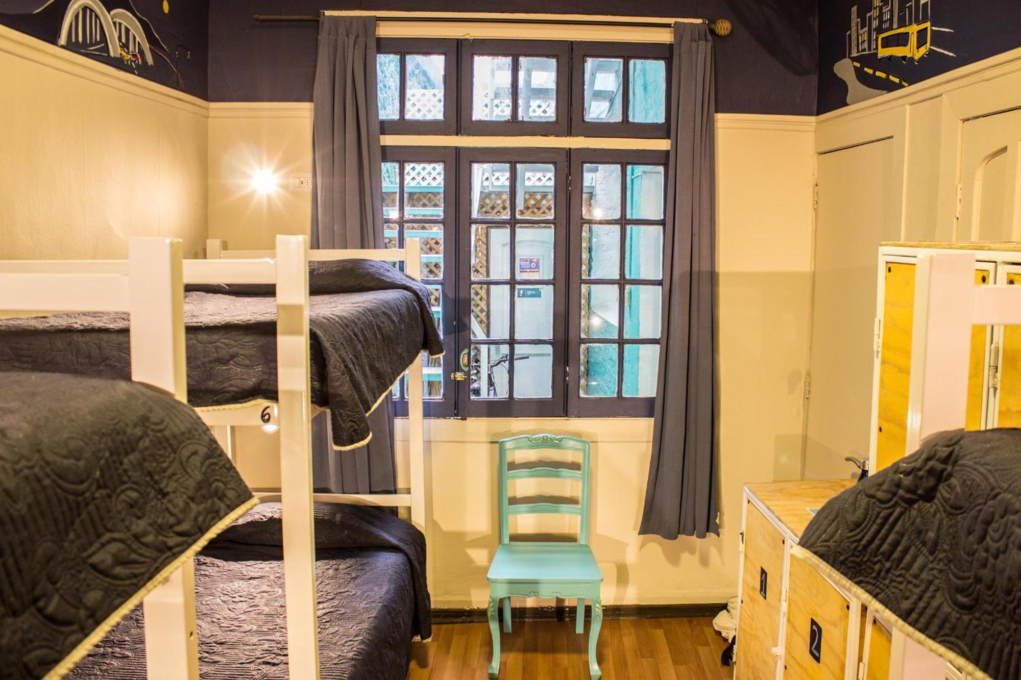Single Bed Mixed Dormitory Room