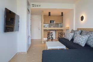 One-Bedroom Apartment (2 Adults + 2 Children),1272314086:JPEG