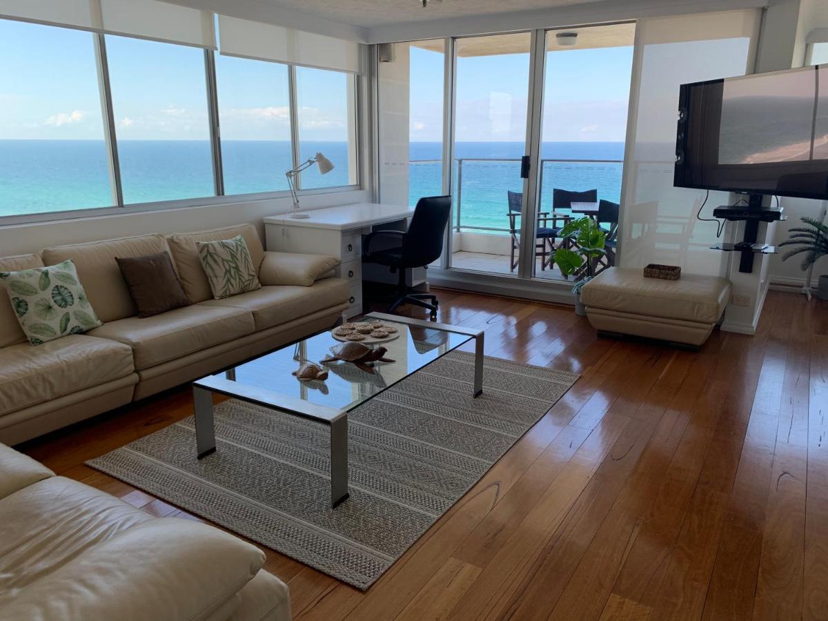 Three-Bedroom Apartment Ocean View