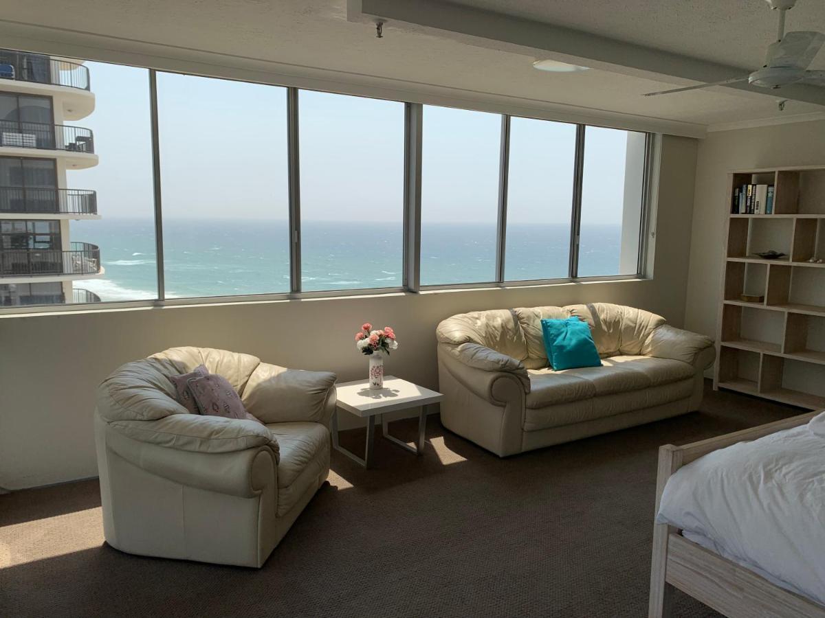 Three-Bedroom Apartment Ocean View
