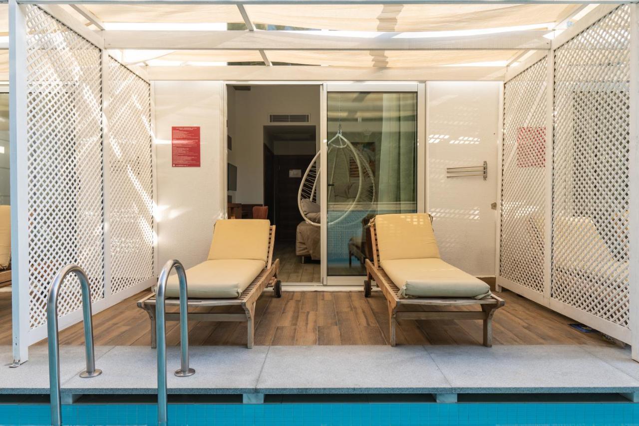 Double Room with Pool View,944702575:JPEG