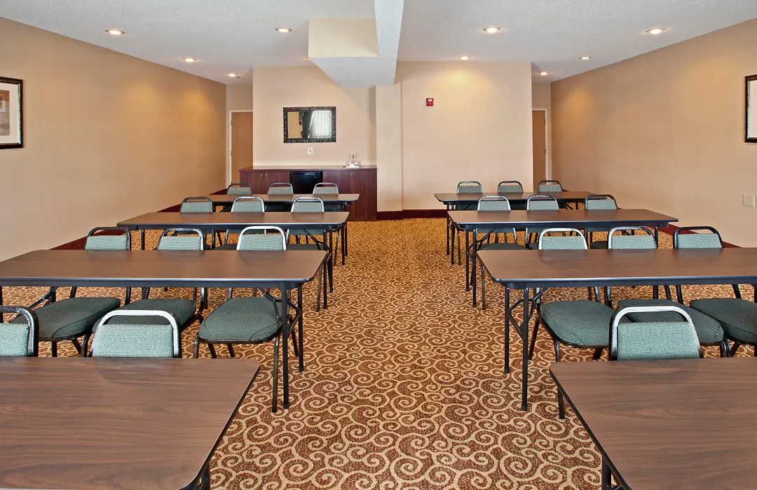 Holiday Inn Express Hotel & Suites Cincinnati-North/Sharonville-1