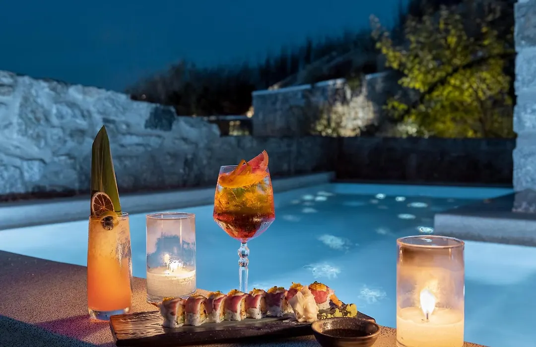 Aeonic Suites And Spa-1