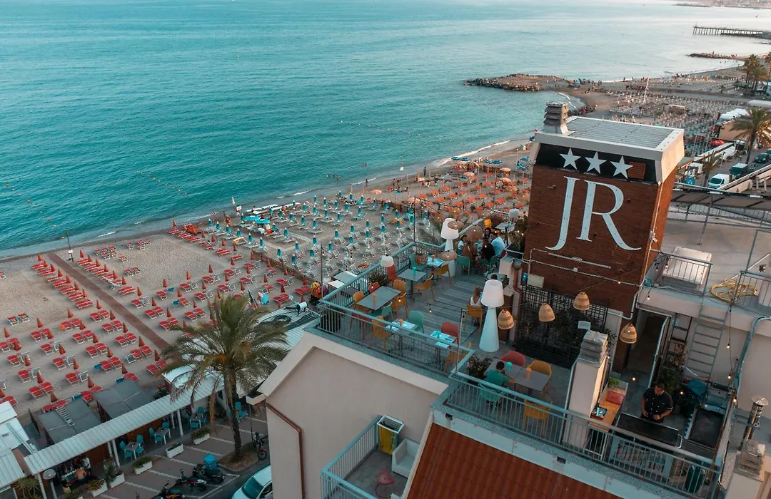 Hotel Jolly Roger-1