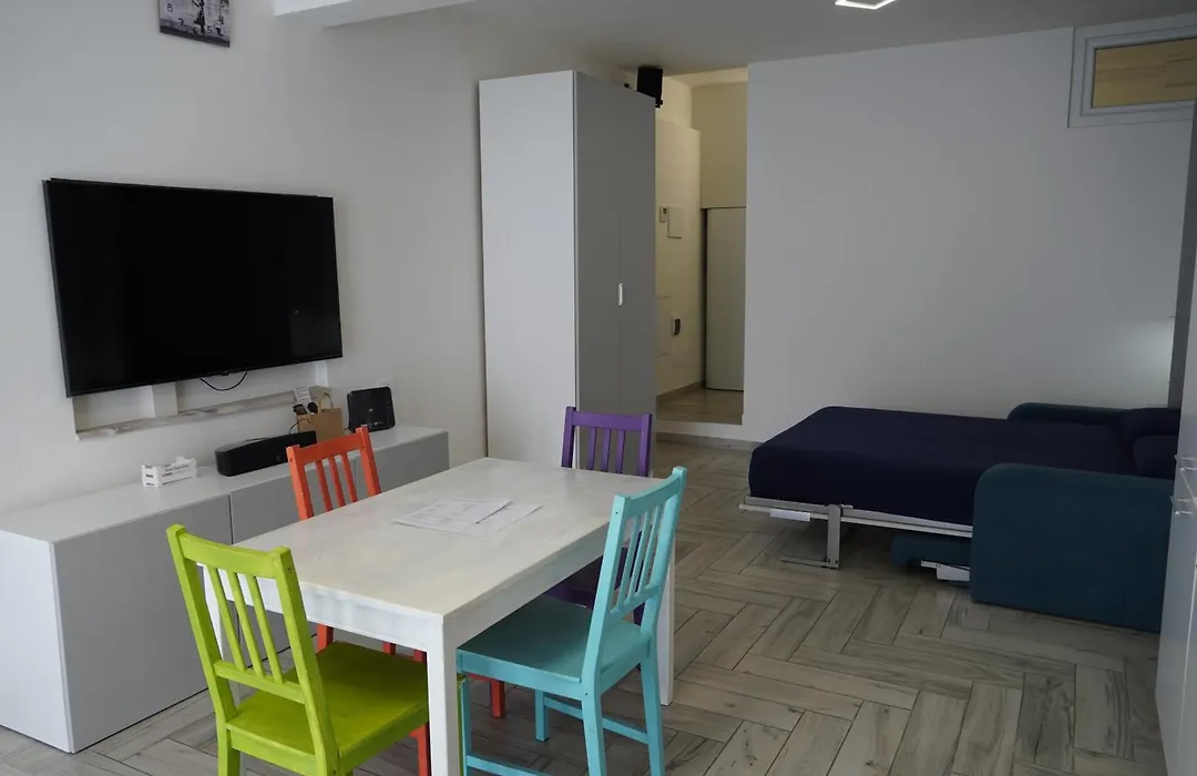 Holiday House-1