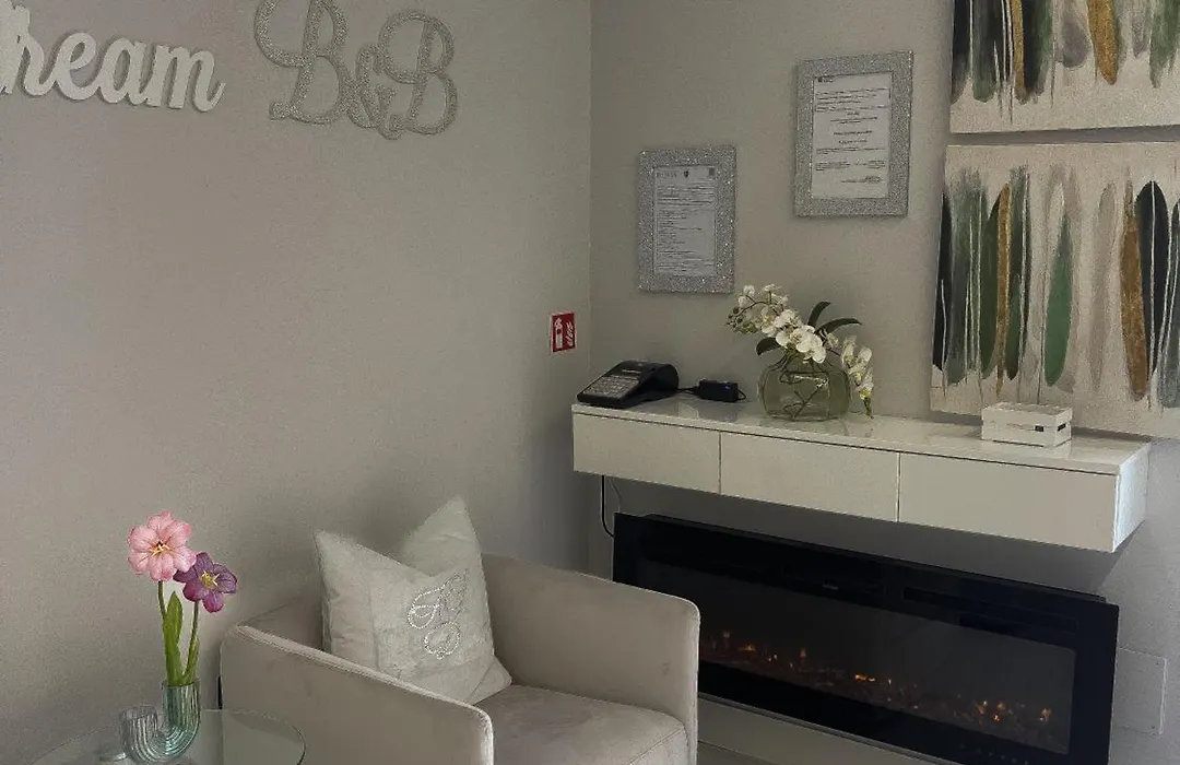 Alissa Suite-1