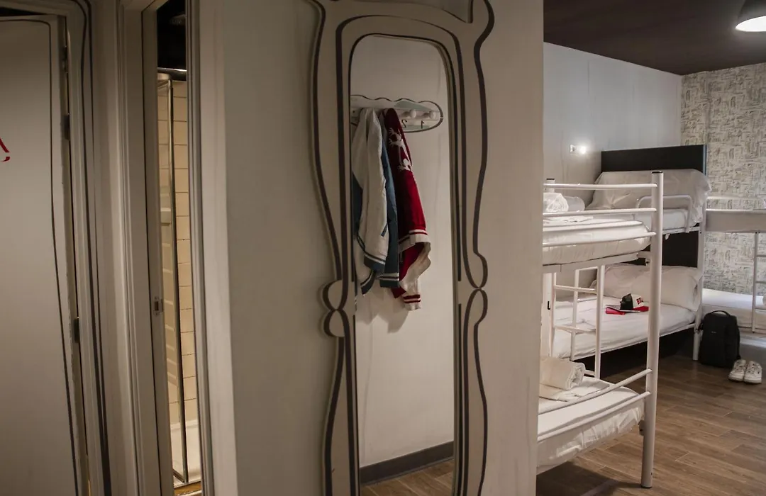 Room Ventura-1