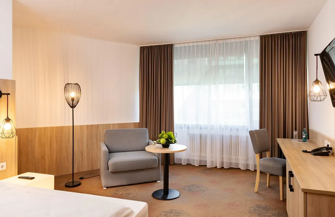 Plaza Hotel & Living Frankfurt-1