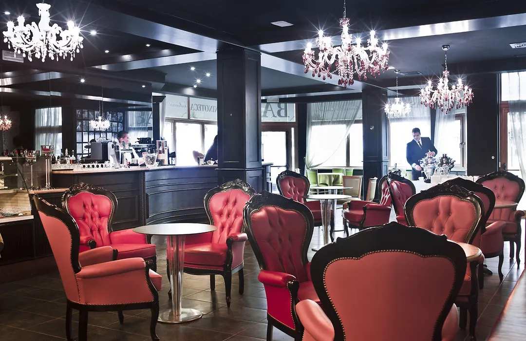 Grand Hotel Paradiso-1