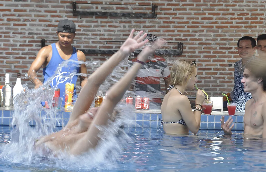 Pool Party Hostel-1