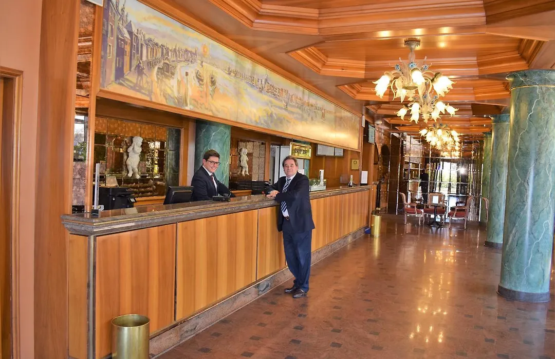Russott Hotel-1