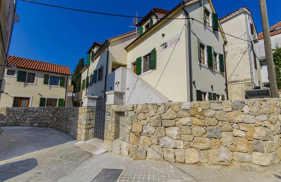 Hostel Dvor-1
