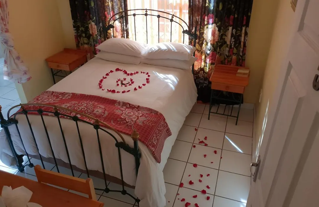 Ebenezer Guesthouse Bluewater Bay-1