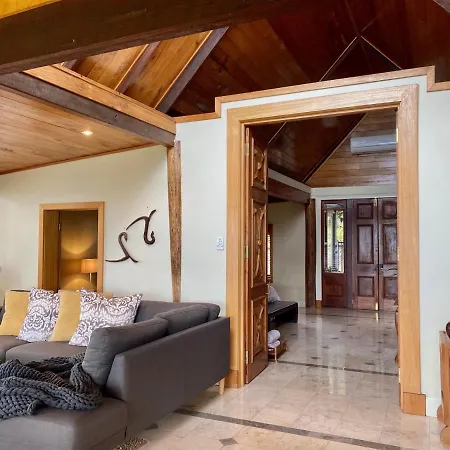 Four Winds Luxury Villas Byron Bay-3