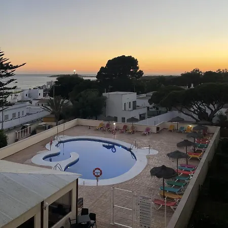 Apartamentos Inma Mayor en primera línea de playa, con Parking y Piscina-3